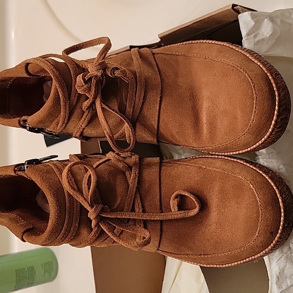 Ugg boots - Picture 3 of 6